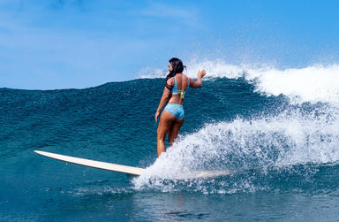 Darf ich vorstellen: Rosie Jaffurs: Sunset Beach Surfer Girl